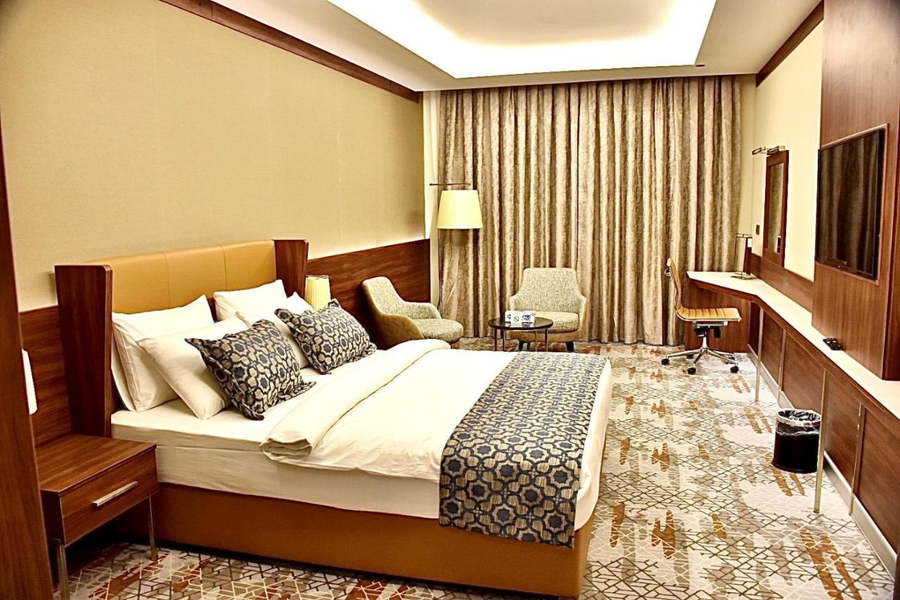 Royal Vista Hotel ‘Ibrī Εξωτερικό φωτογραφία