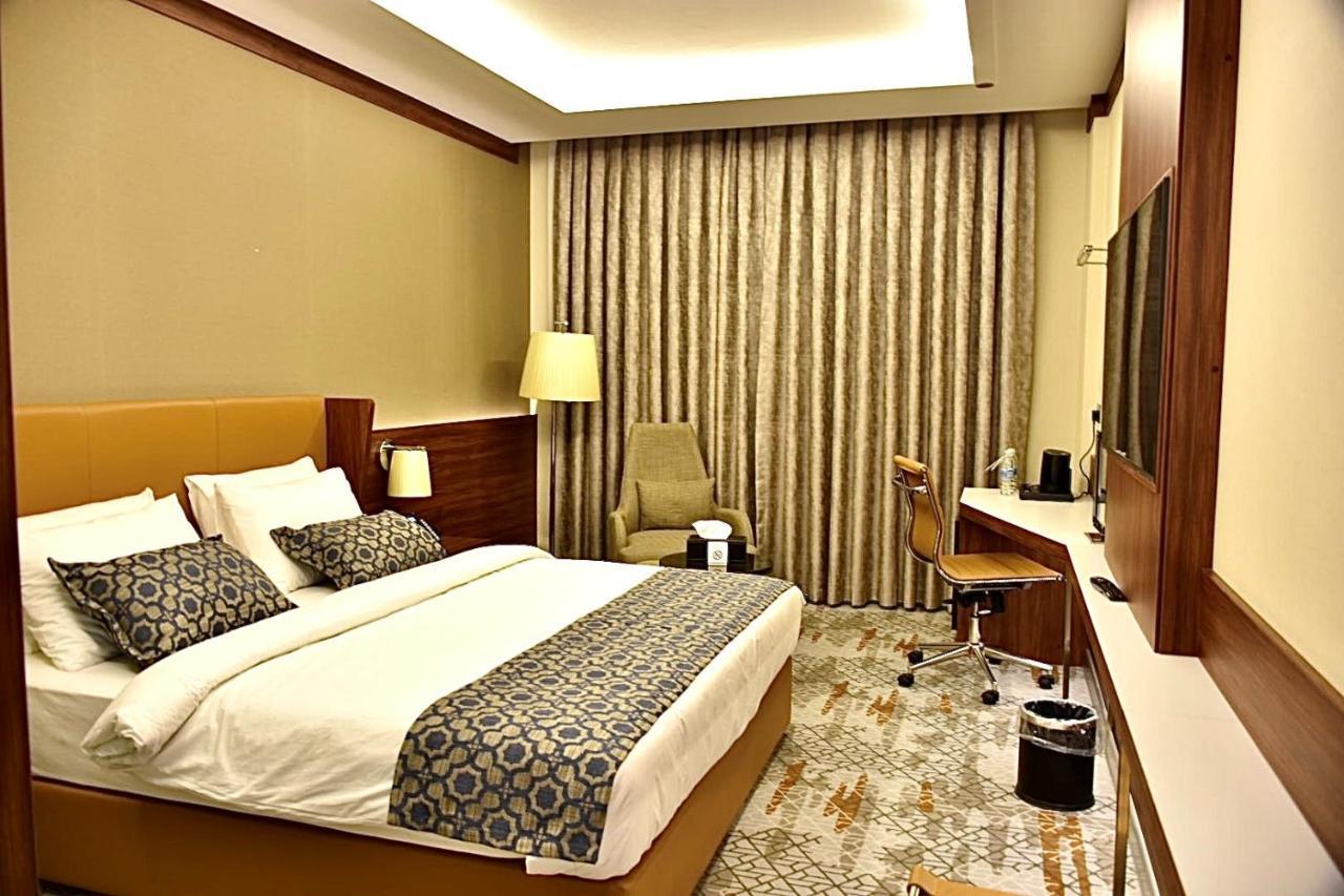 Royal Vista Hotel ‘Ibrī Εξωτερικό φωτογραφία