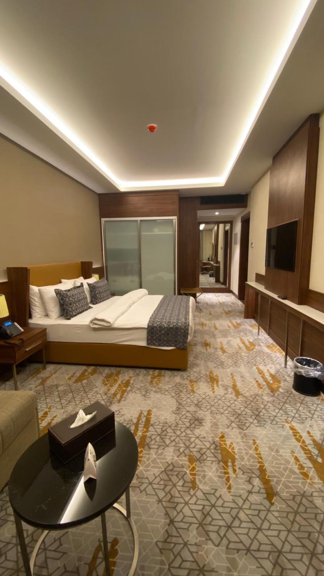 Royal Vista Hotel ‘Ibrī Εξωτερικό φωτογραφία