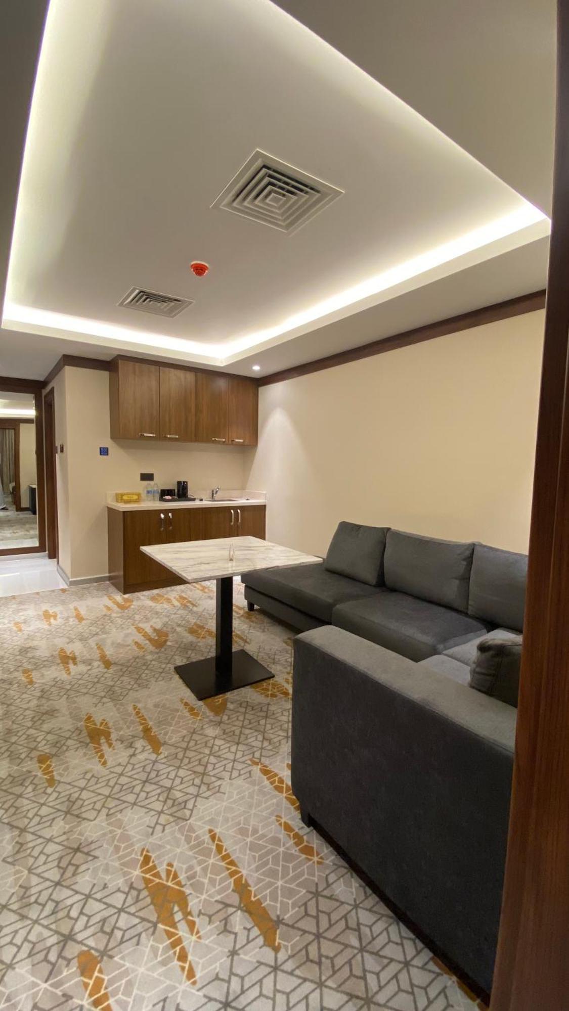 Royal Vista Hotel ‘Ibrī Εξωτερικό φωτογραφία