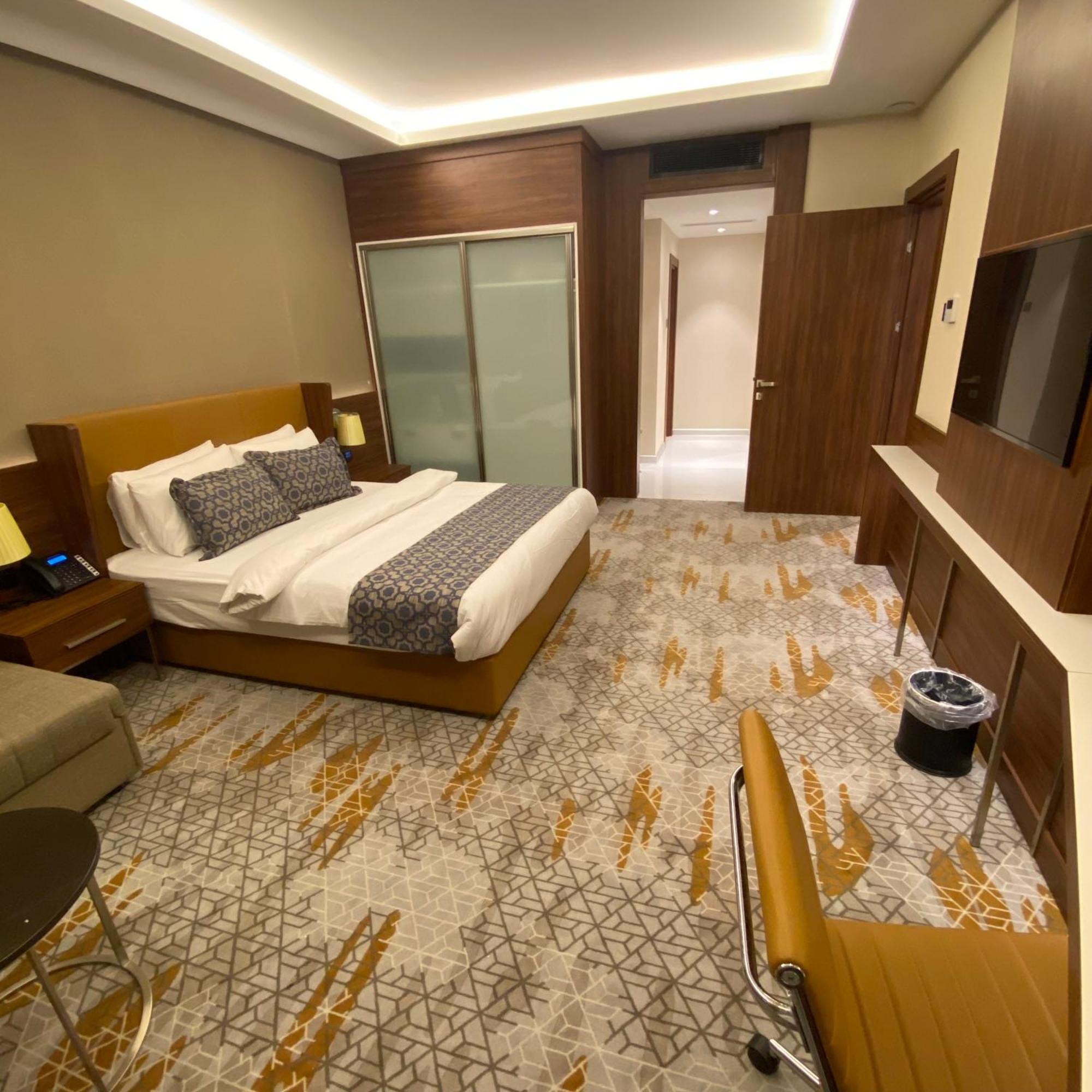 Royal Vista Hotel ‘Ibrī Εξωτερικό φωτογραφία