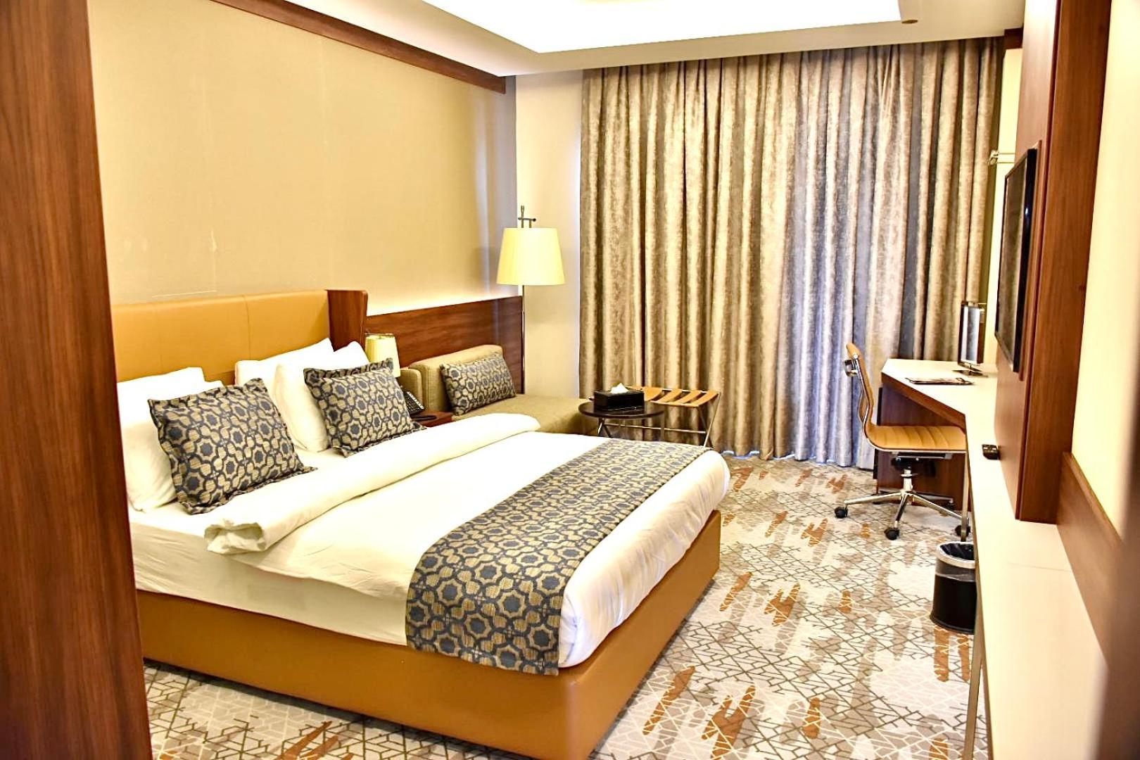 Royal Vista Hotel ‘Ibrī Εξωτερικό φωτογραφία