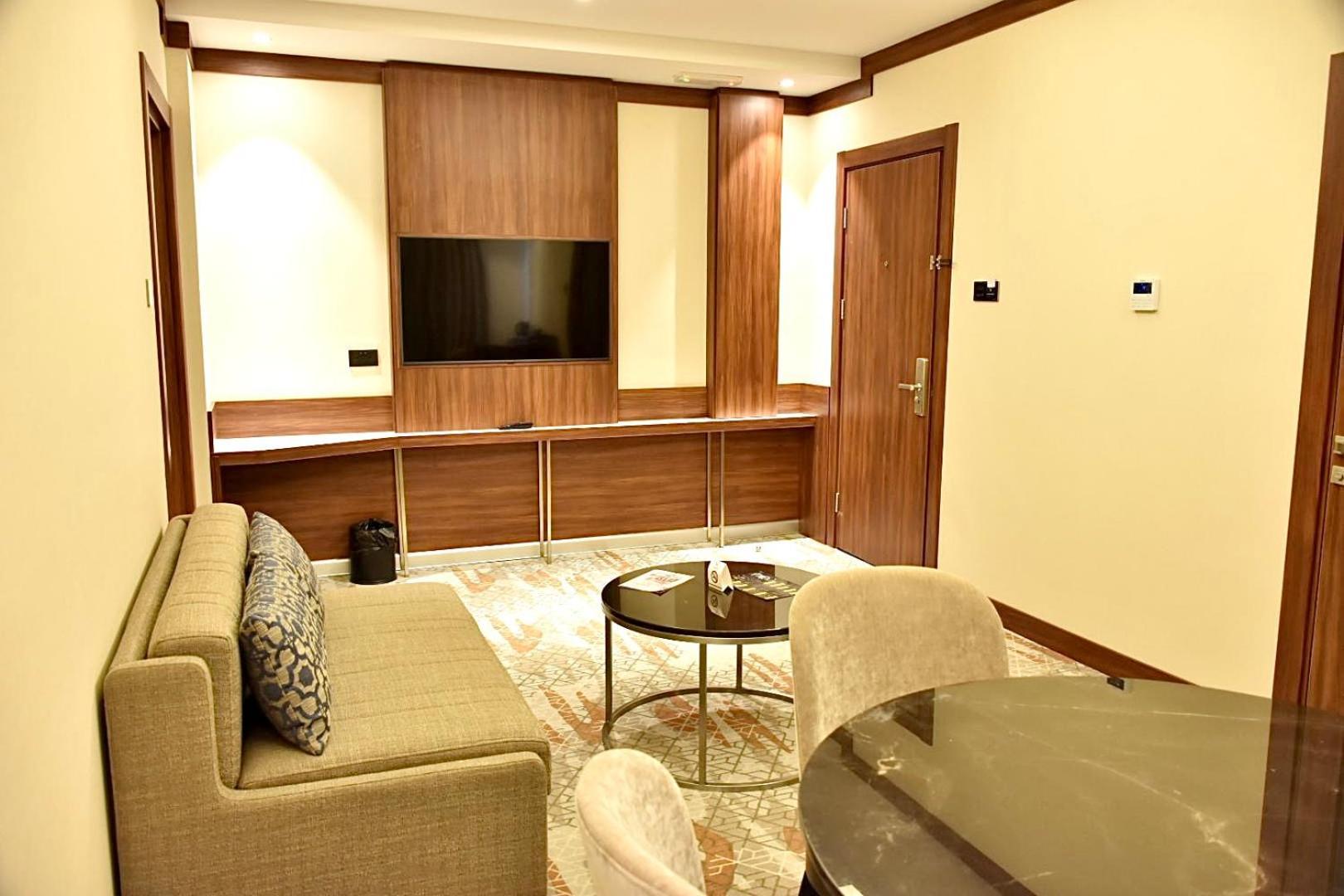 Royal Vista Hotel ‘Ibrī Εξωτερικό φωτογραφία