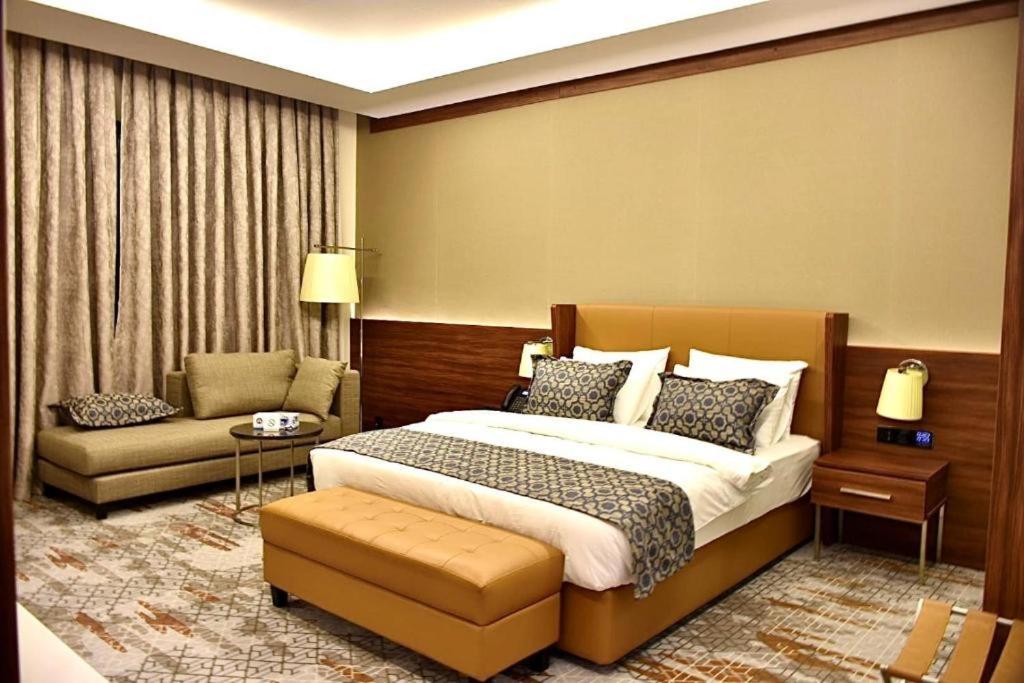 Royal Vista Hotel ‘Ibrī Εξωτερικό φωτογραφία