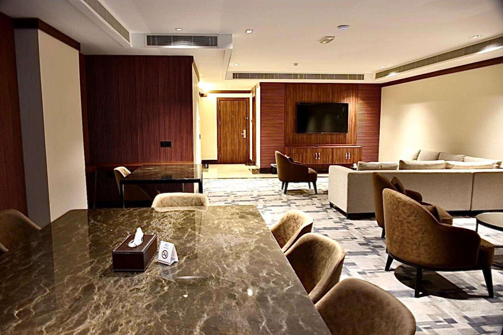 Royal Vista Hotel ‘Ibrī Εξωτερικό φωτογραφία