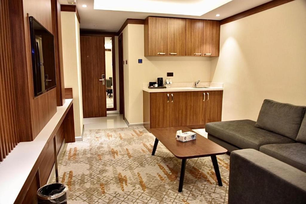 Royal Vista Hotel ‘Ibrī Εξωτερικό φωτογραφία